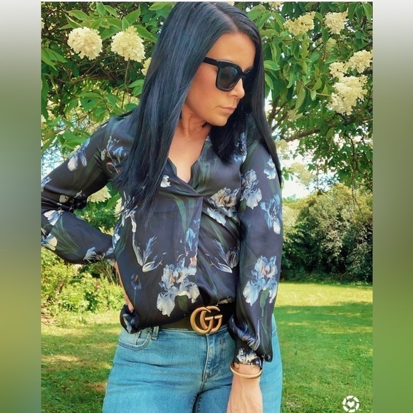 H&M Midnight Blue Green Floral V Neck Blouse Top sz 2 - Picture 5 of 5